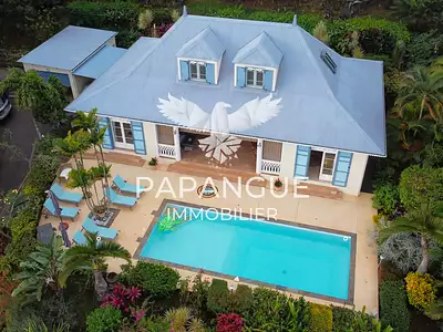 Maison, 305 m²