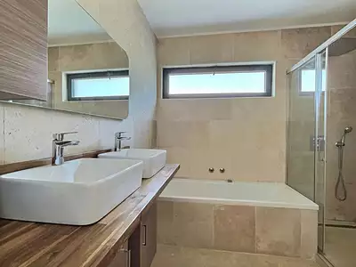 Maison, 240 m²