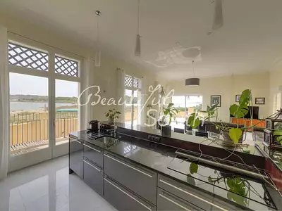 Maison, 253 m²