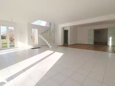 Maison, 240 m²