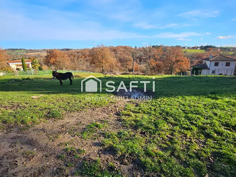 Terrain, 8 588 m²