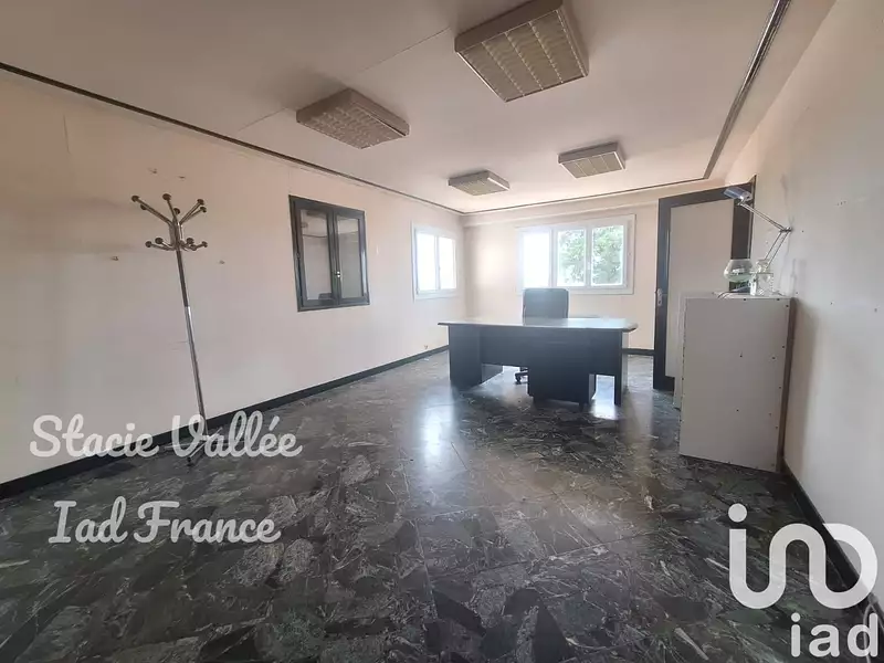 Immeuble, 4 584 m²