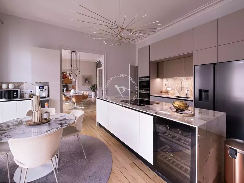 Appartement, 250 m²