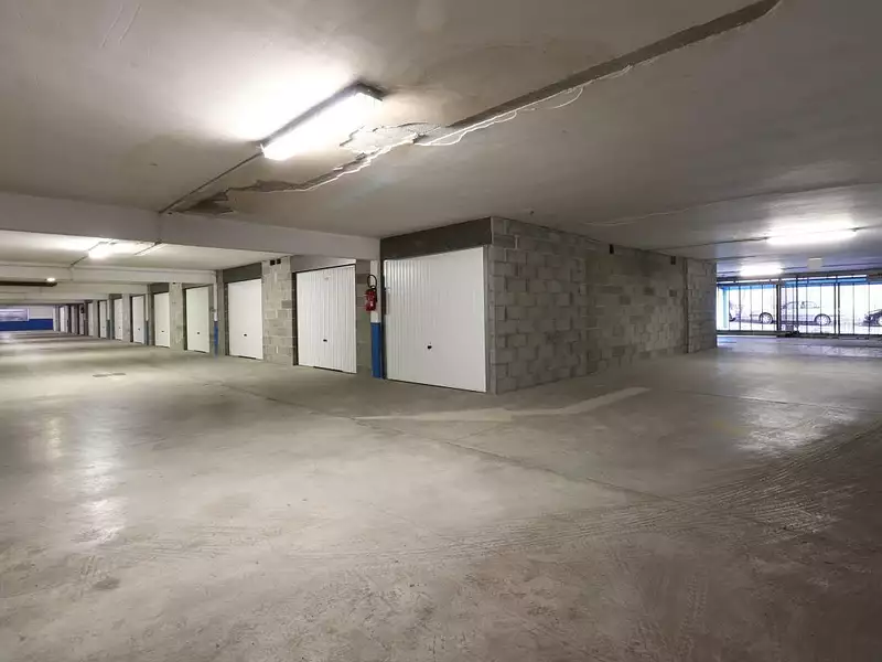 Parking, 77 m²