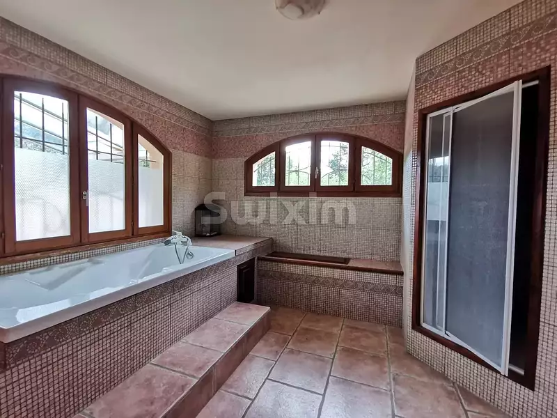 Maison, 305 m²