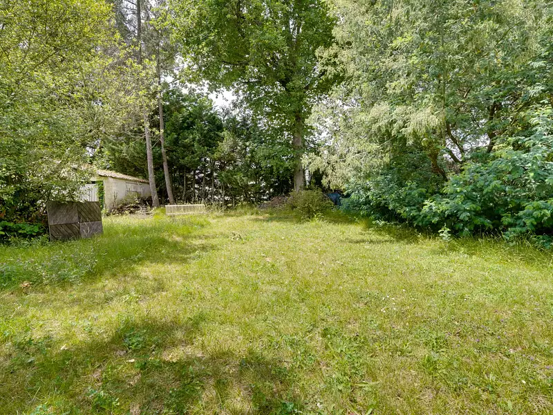 Terrain, 587 m²