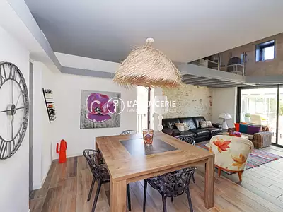 Maison, 240 m²