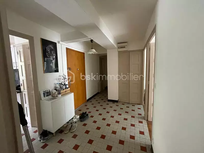 Immeuble, 309 m²