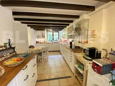 Maison, 225 m²