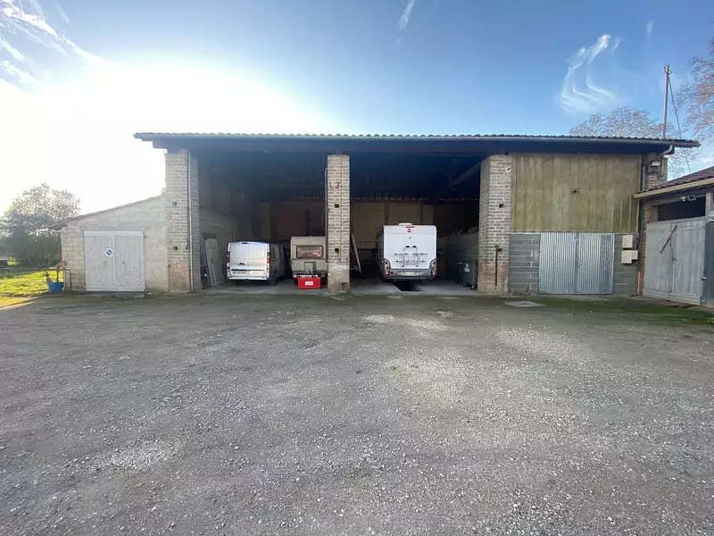 Immeuble, 90 m²