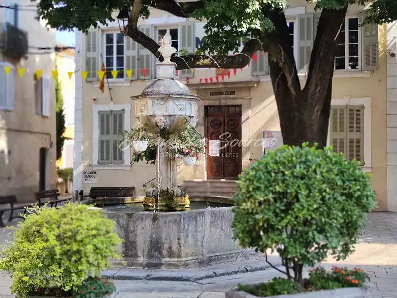 Maison, 281,4 m²