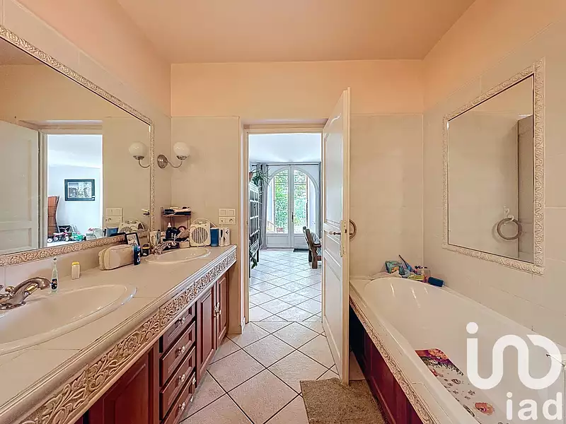 Maison, 185 m²