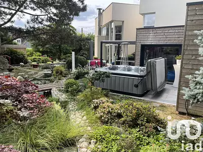 Maison, 242 m²