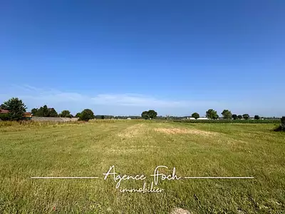 Terrain, 1 323 m²