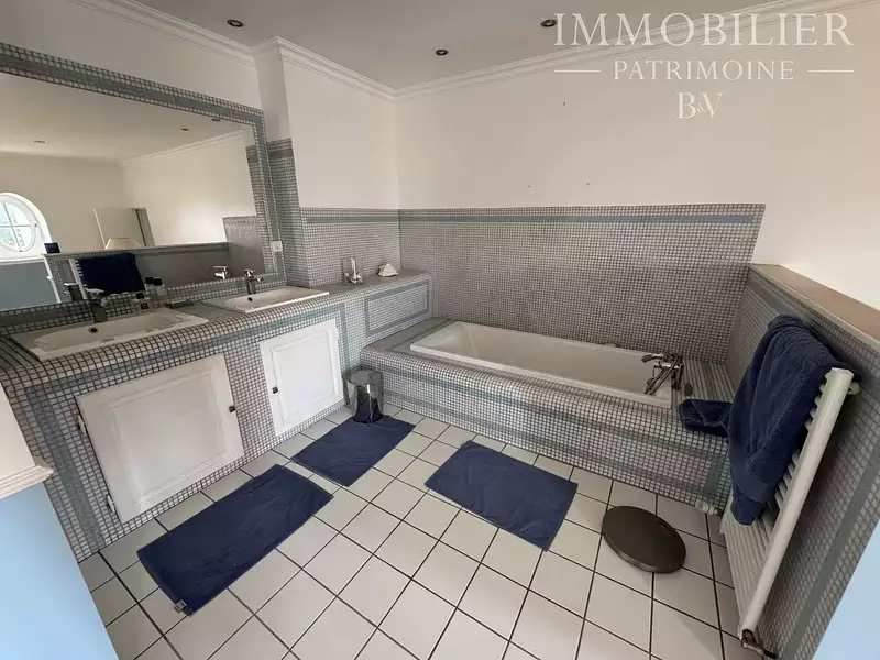 Maison, 250 m²