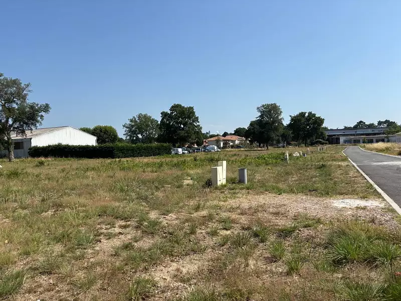 Terrain, 1 240 m²