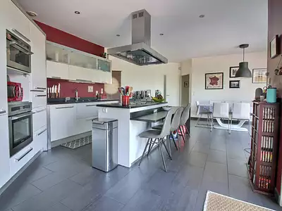 Maison, 330 m²