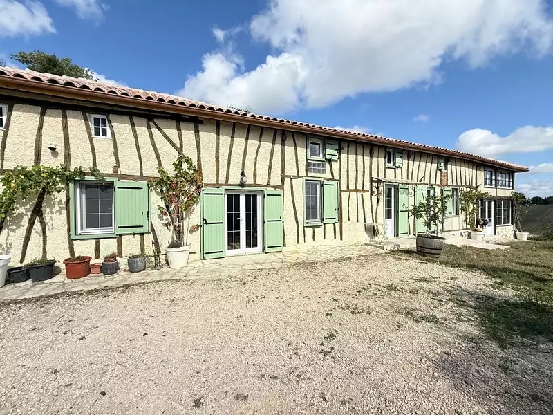 Maison, 256 m²