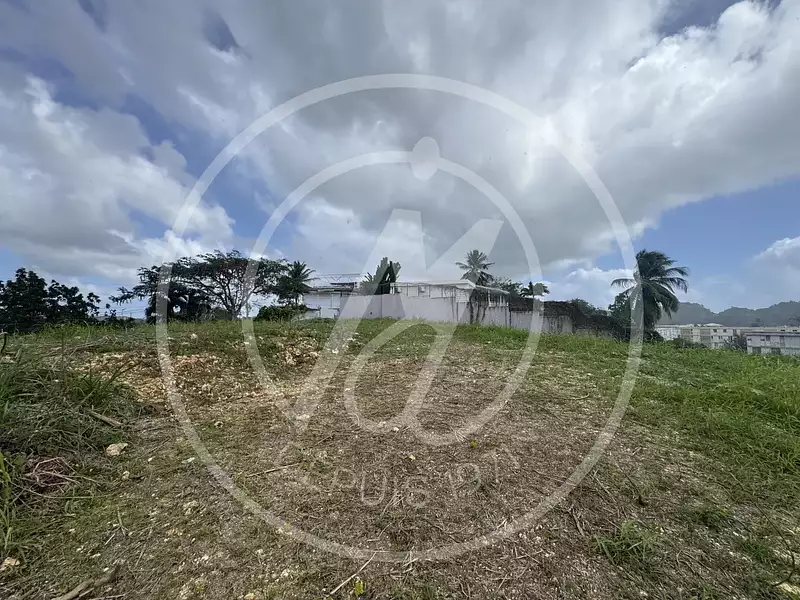 Terrain, 2 018 m²