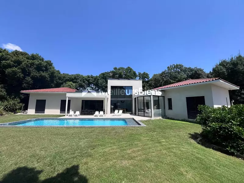 Maison, 200 m²
