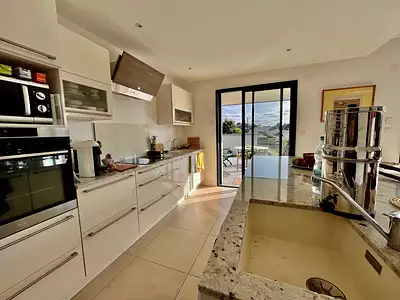 Maison, 225 m²