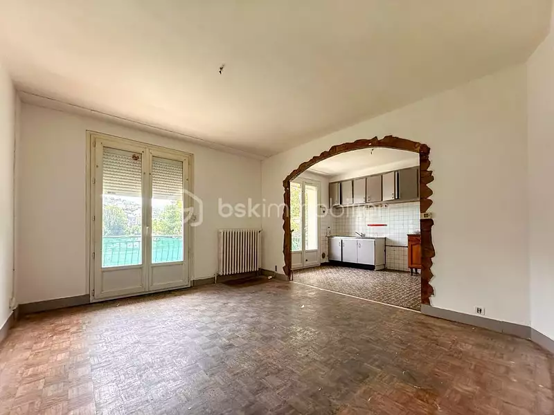 Immeuble, 196 m²