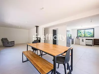 Maison, 215 m²