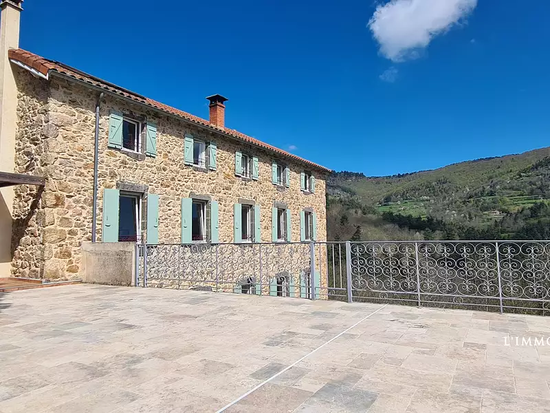 Maison, 307,4 m²