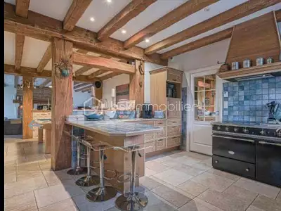 Maison, 225 m²