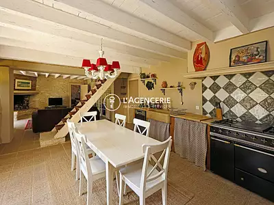 Maison, 360 m²
