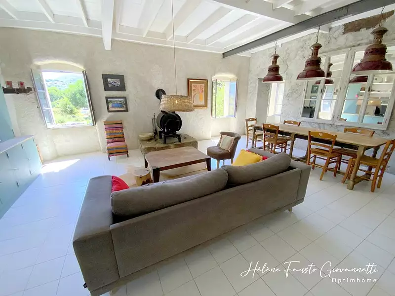Maison, 235 m²