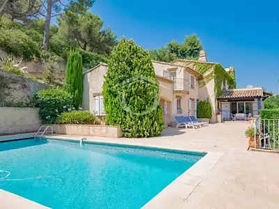 Maison, 275 m²