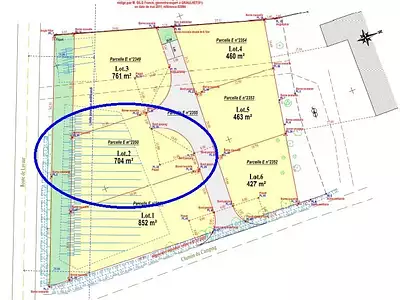 Terrain, 704 m²