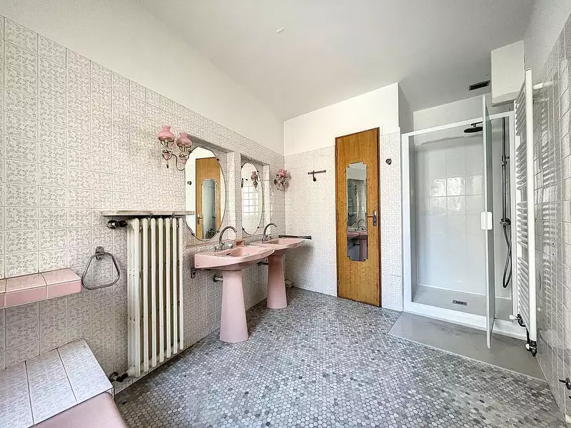 Immeuble, 1 050 m²