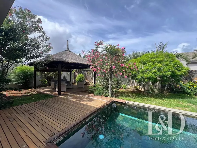 Maison, 330 m²