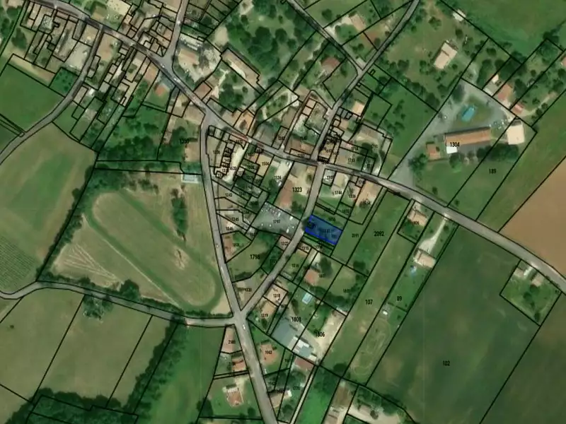 Terrain, 676 m²