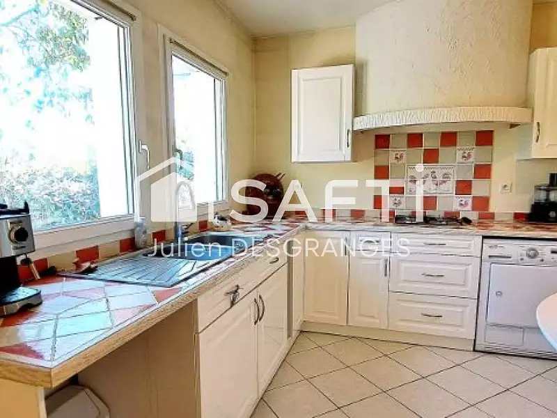 Maison, 355 m²