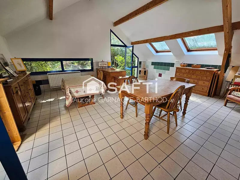 Maison, 225 m²