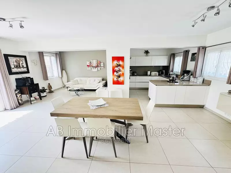 Maison, 104 m²