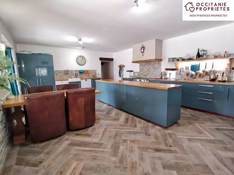 Maison, 730 m²