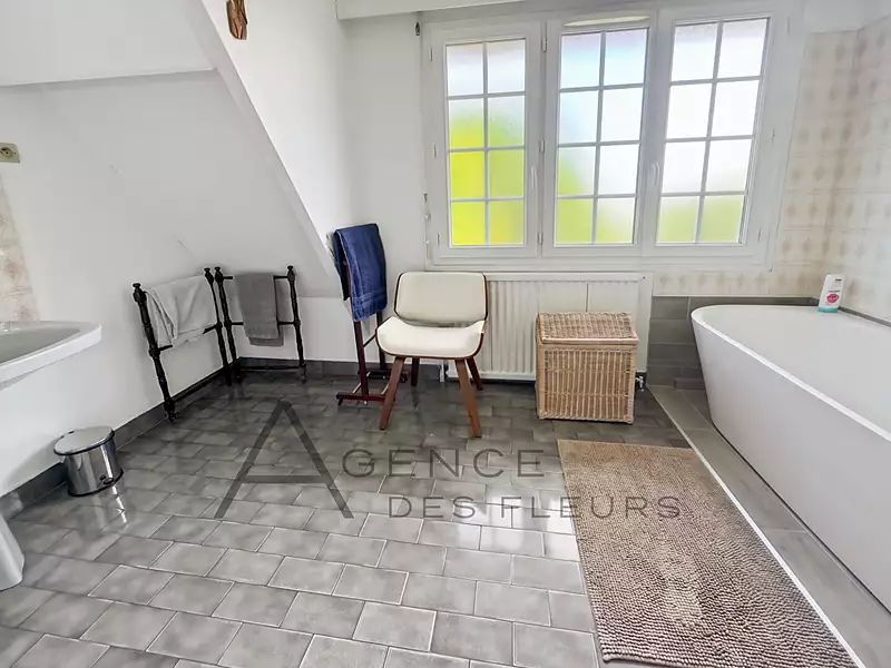 Maison, 220 m²