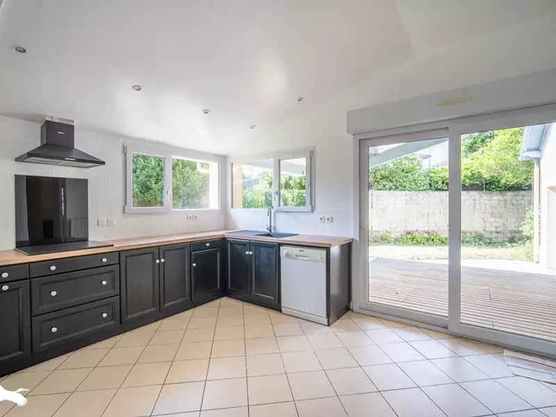 Maison, 185 m²