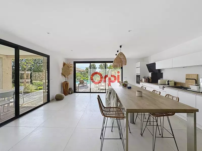 Maison, 163 m²