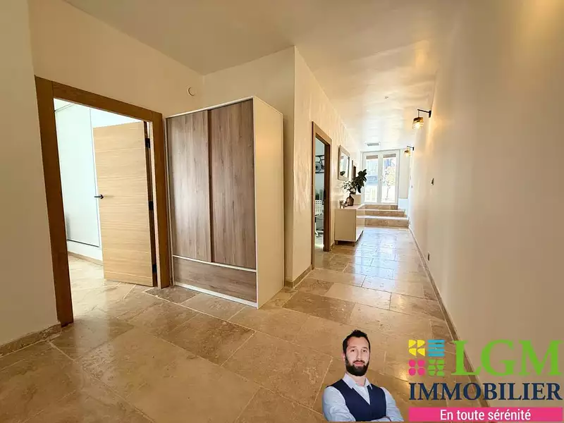 Maison, 176 m²