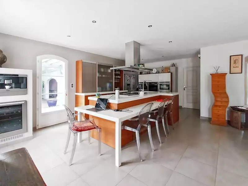 Maison, 226 m²
