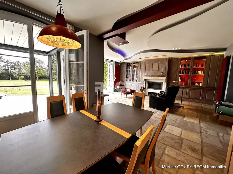 Maison, 250 m²