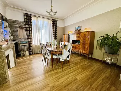 Maison, 216 m²