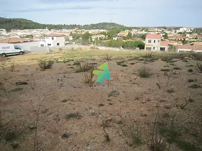 Terrain, 619 m²