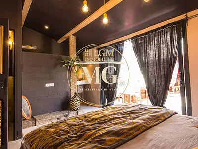Maison, 1 046 m²