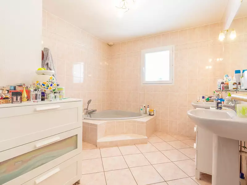 Maison, 243 m²